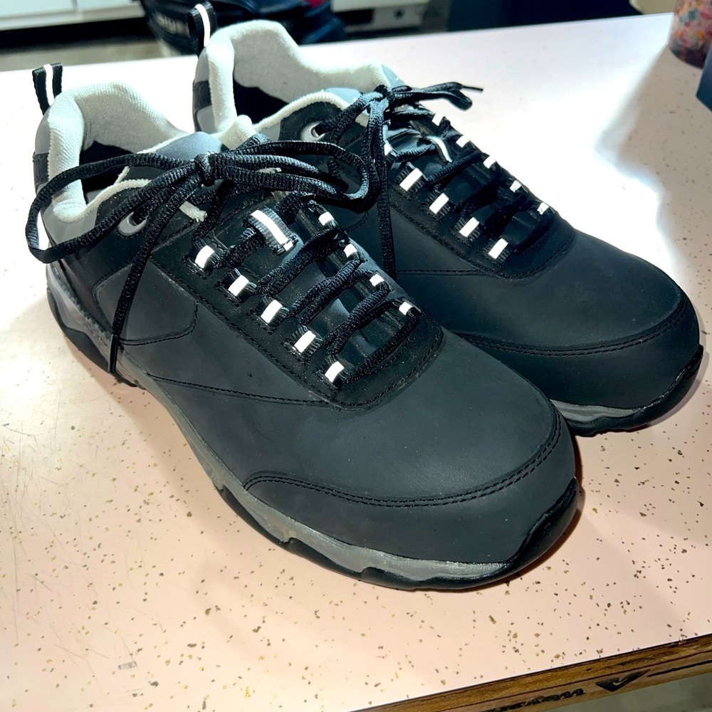 Reebok Beamer Men’s Safety Sneaker Black/Grey Size 12W. Brand New Composite Toe